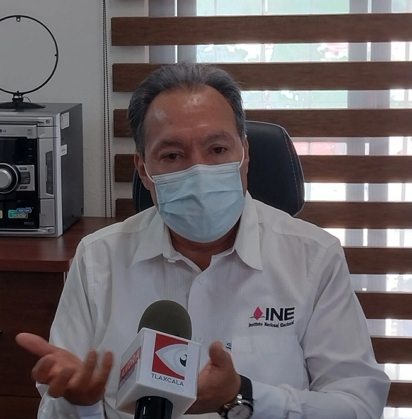 El vocal Ejecutivo del Consejo Local del INE en Tlaxcala, Jesús Lule denunció la retención de funcionarios electorales. Foto @INE_Tlaxcala