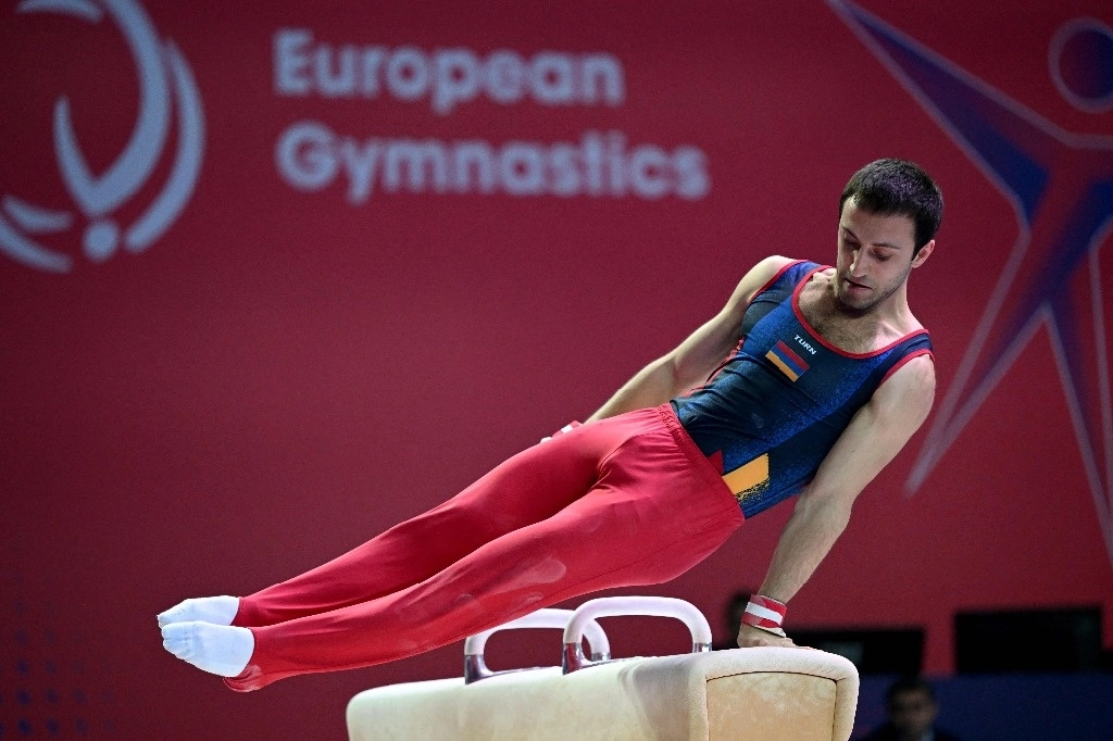 Artur Davtyan de Armenia se presenta durante la final de caballo con arcos masculino en el Campeonato Europeo de Gimnasia Artística de 2023 en Antalya el 15 de abril de 2023. Foto Afp