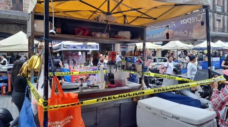 Un total de 29 puestos ambulantes semifijos que no contaban con autorización y 12 chelerías fueron retirados en dos operativos distintos en Coyoacán. Foto alcaldía Coyoacán 