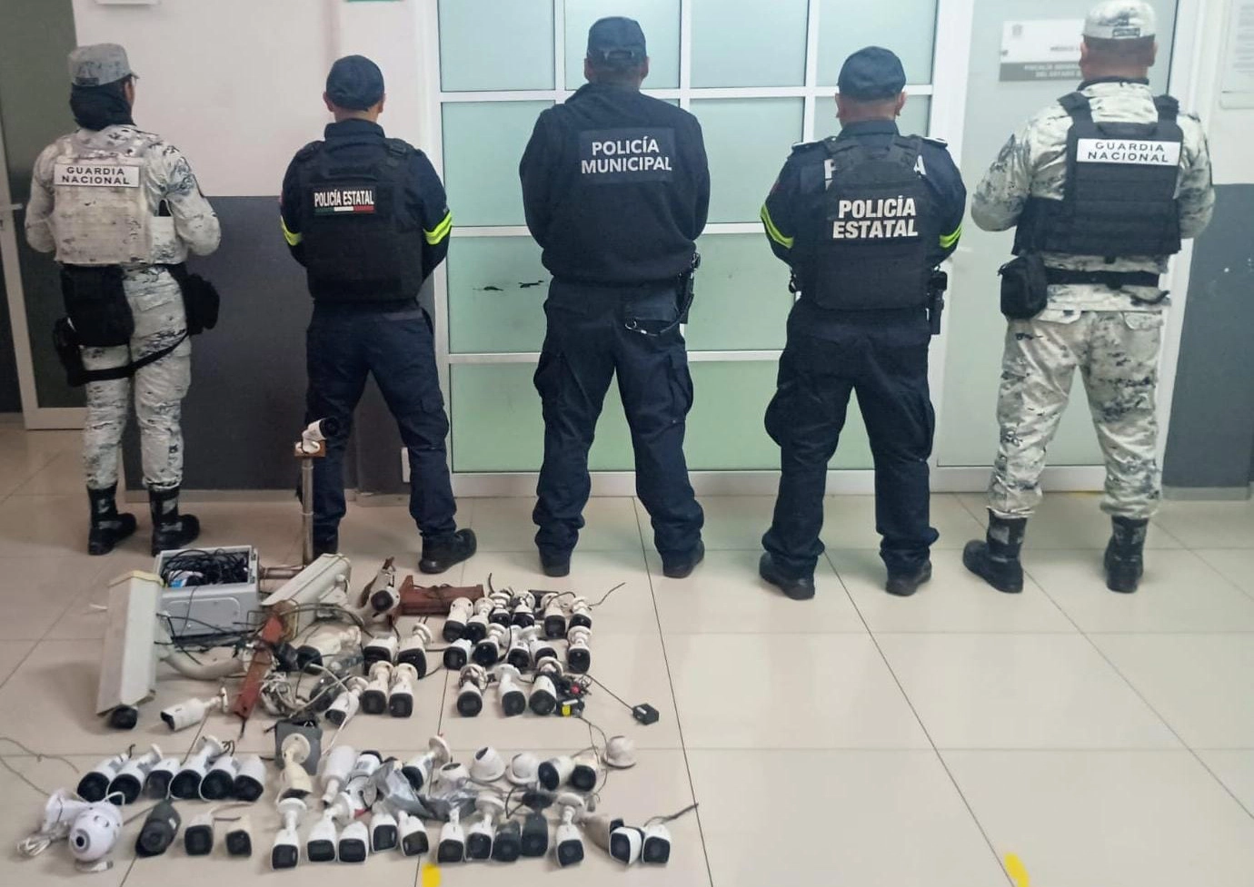 Policías desmantelaron una red de 'halconeo' usada por grupos criminales en Naucalpan. Foto