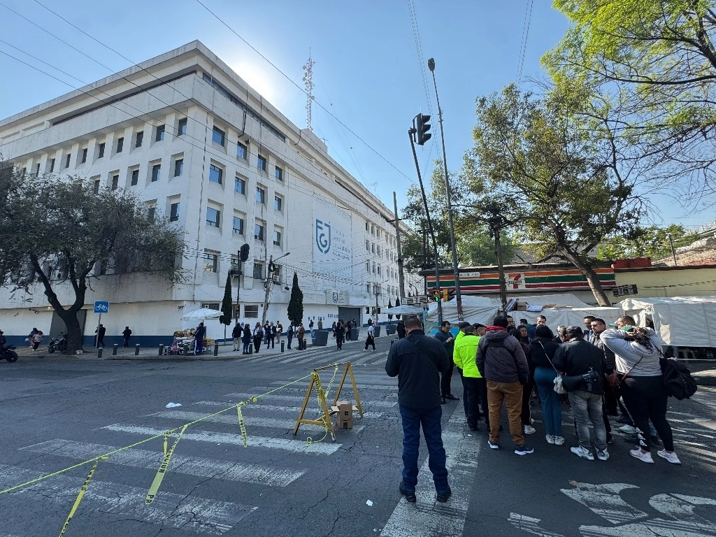 Familiares de un joven que fue atropellado por una mujer la cual quedo en libertad, exigen que la fiscalía resuelva a favor de los deudos. Foto Alfredo Domínguez