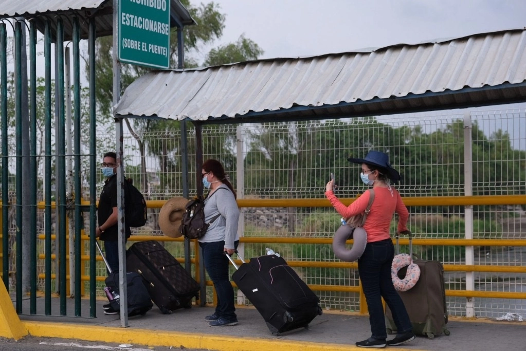 El gobierno de Guatemala retiró los filtros sanitarios que desde marzo pasado mantenía en su frontera con México. Foto Cuartoscuro