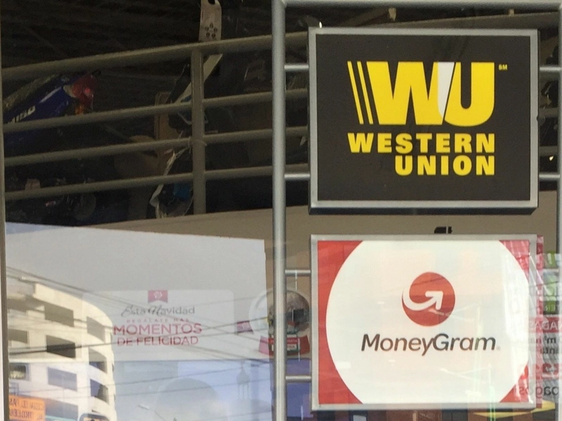De acuerdo con el Banco de México, entre enero y noviembre llegaron al país remesas por un total de 36 mil millones de dólares. Foto Guillermo Sologuren / Archivo