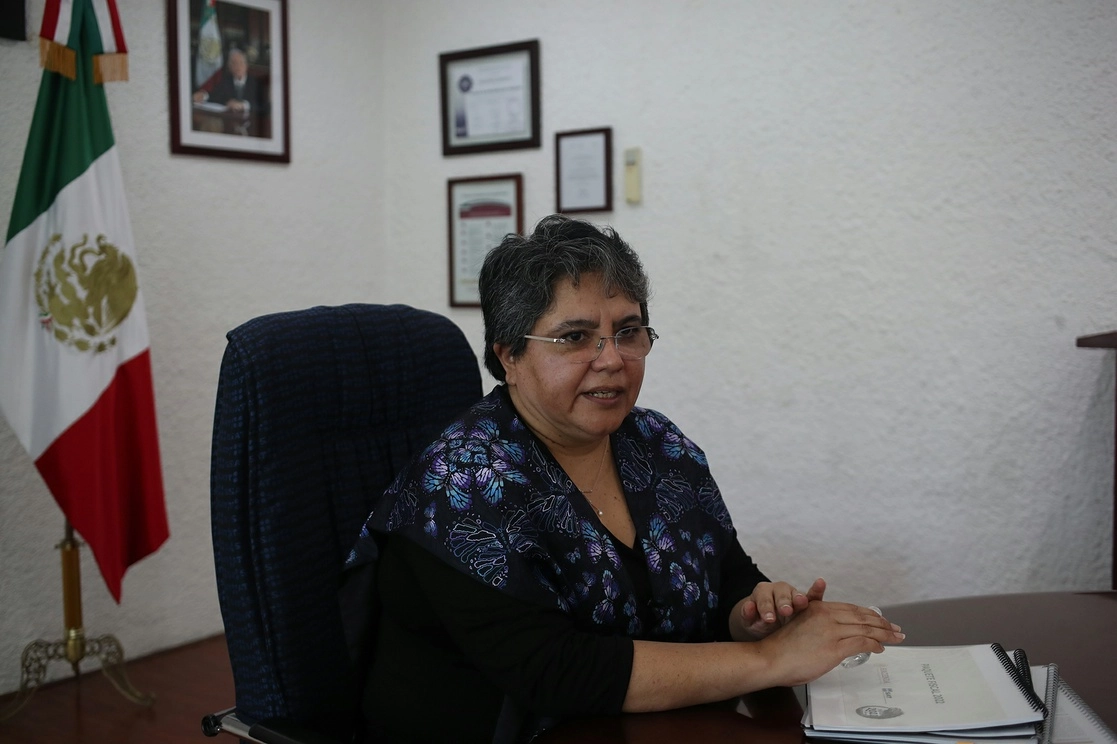 Raquel Buenrostro, jefa del SAT, admitió que dada la cantidad de la mercancía que se cuela por las aduanas, está pendiente la creación de un despacho en la materia con "alguien de tiempo completo que esté pensando" cómo resolver este problema y apoyado por las fuerzas armadas. Foto José Antonio López