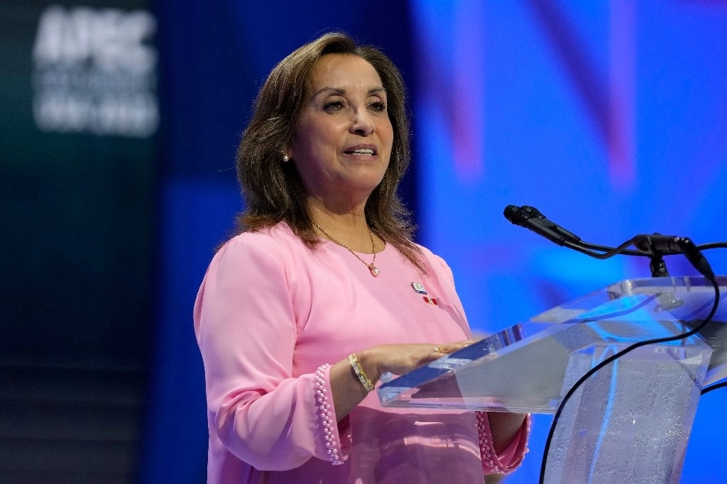 Dina Boluarte, presidenta de Perú, durante su participación en la cumbre de la APEC. Foto Ap.