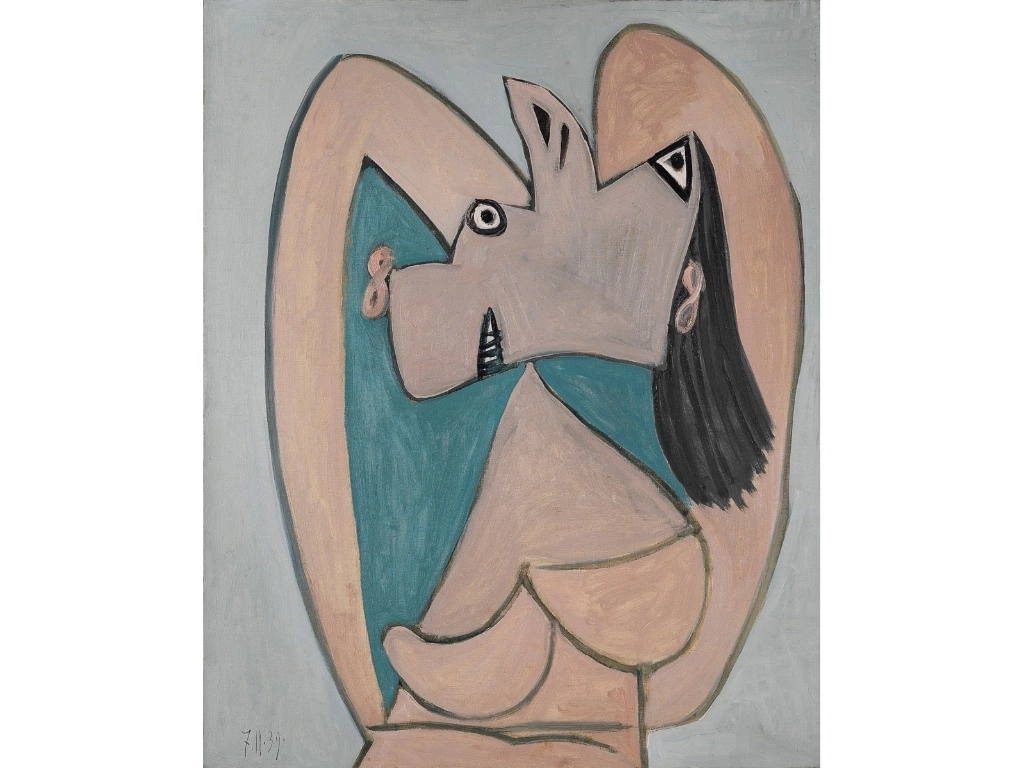 Pablo Picasso vivió entre 1939 y 1940 en la localidad francesa de Royan, donde registró su preocupación por la guerra en dibujos a lápiz y tinta, los cuales estaban desperdigados en colecciones privadas y en el acervo de la familia. En la imagen, ‘Mujer peinándose’ (junio 1940), óleo sobre lienzo. Foto Legado de Louise Reinhardt Smith, 1995 © Archivo digital, The Museum of Modern
Art, Nueva York/Scala, Florencia © Sucesión Pablo Picasso, VEGAP, Madrid, 2025