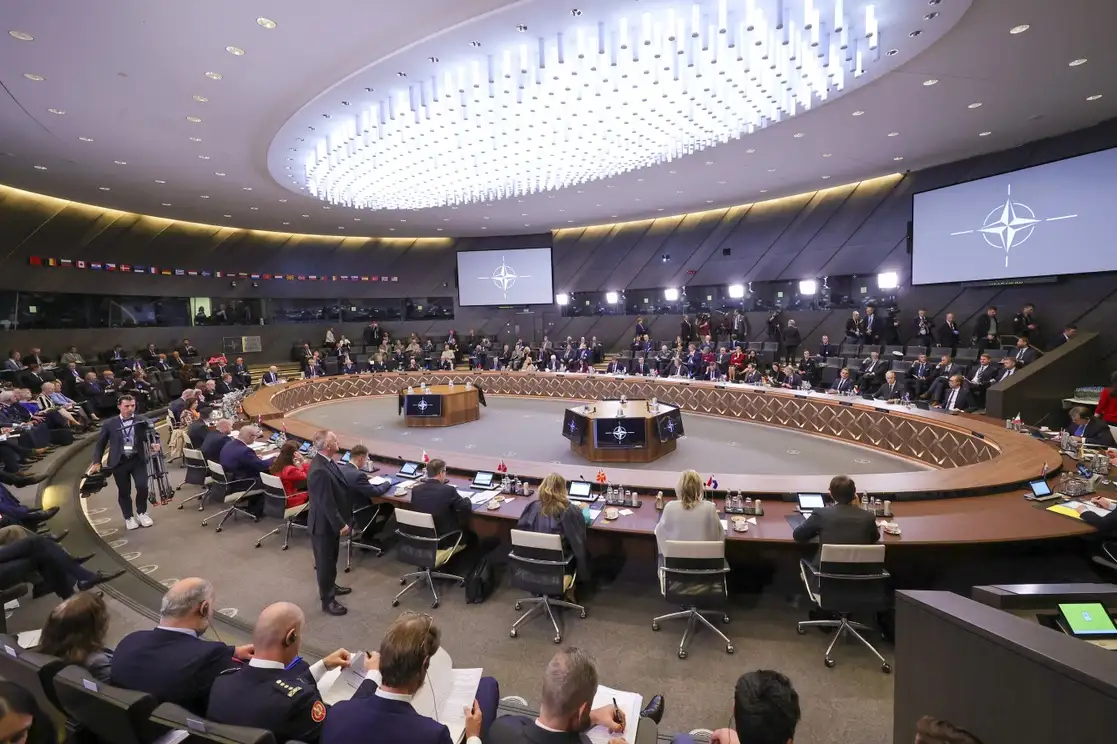 El Grupo de Planificación Nuclear de la OTAN se reunió hoy mientras la alianza militar seguía adelante con sus planes de realizar un ejercicio nuclear la próxima semana. Foto Ap 