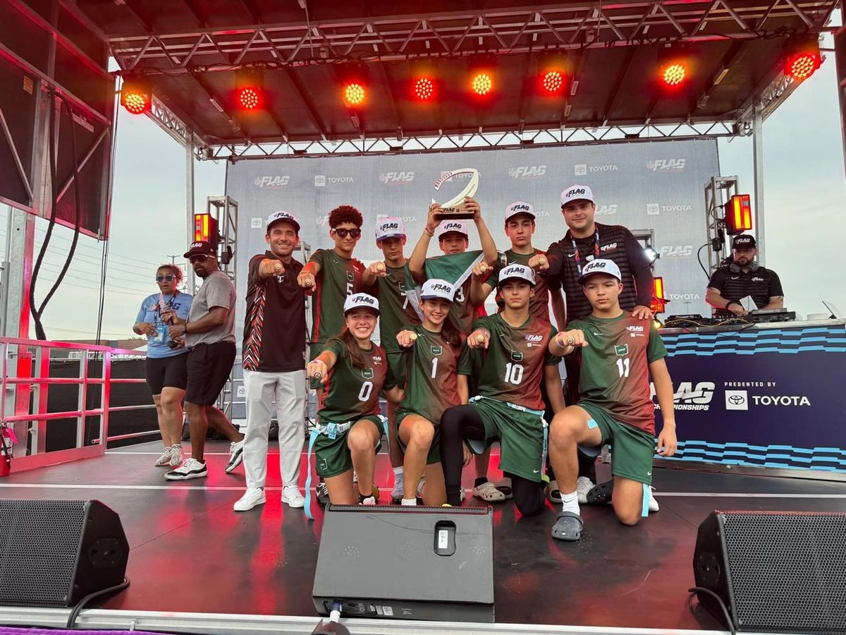 La selección mexicana sub-14 revalidó su título en el Campeonato NFL Flag División Internacional, que se llevó a cabo en Ohio tras derrotar 19-12 a su similar de Australia. Foto