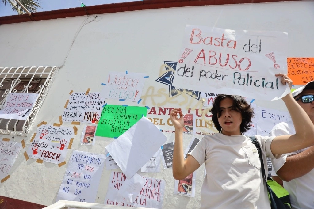 Peritajes de la Fiscalía de Oaxaca revelaron que el joven Diego Paz, asesinado en un retén de alcoholímetro, no había consumido alcohol. Foto Cuartoscuro