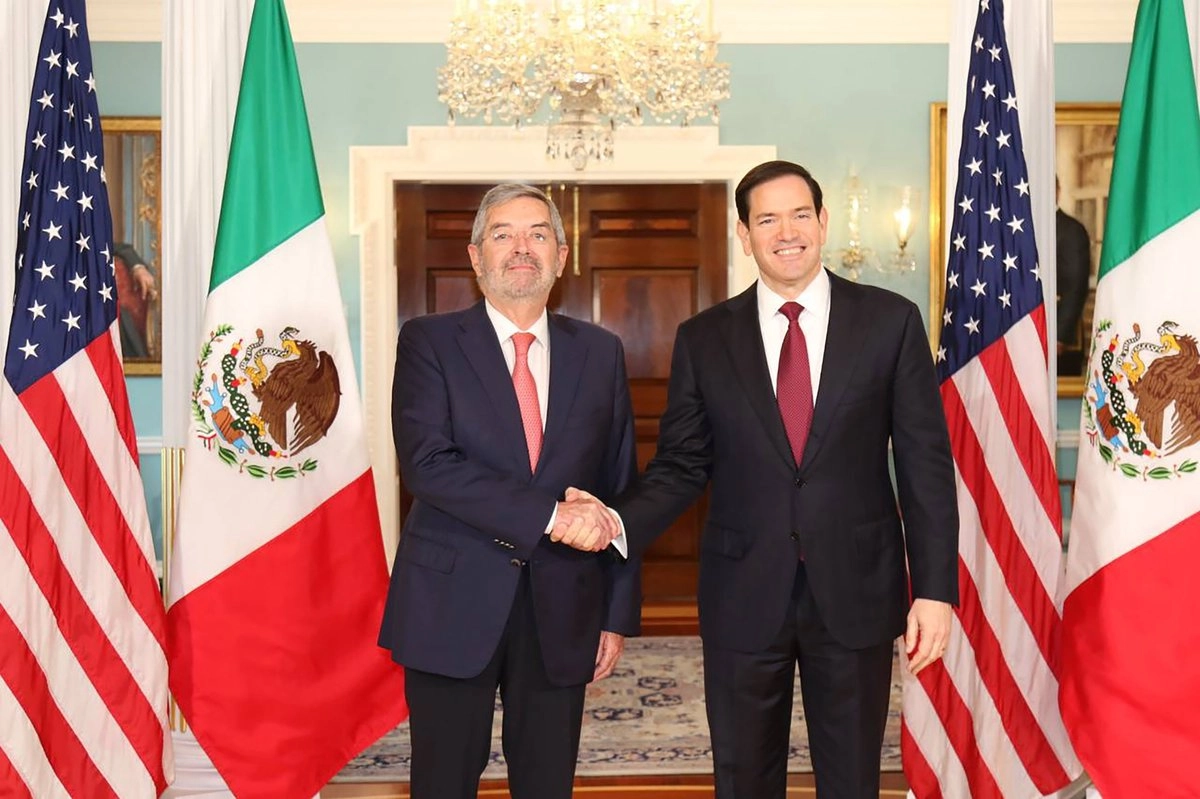 El secretario de Relaciones Exteriores, Juan Ramón de la Fuente, se reunió en Washington con el secretario de Estado de EU, Marco Rubio, con el objetivo de revisar los avances en temas bilaterales como el tráfico de drogas, migración y economía. Foto 