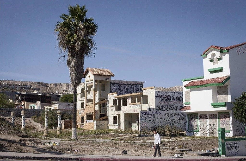 Viviendas de Infonavit abandonadas en Baja California Sur. Foto Cuartoscuro / Archivo