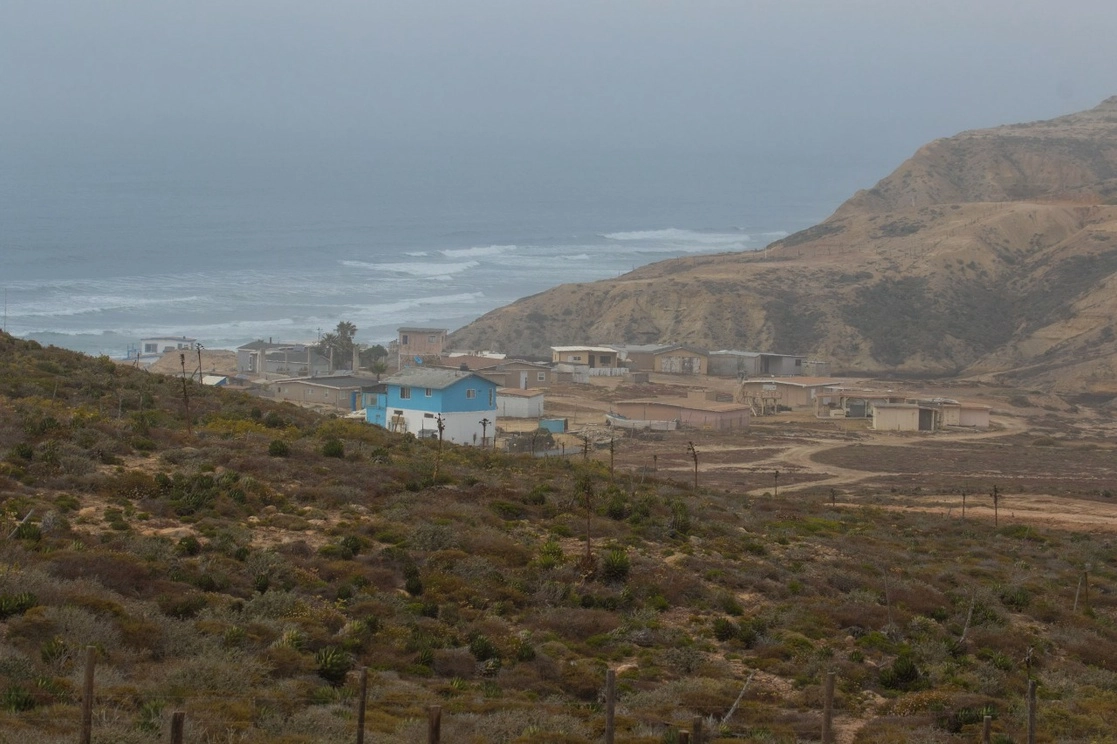 El proyecto de construcción de un muelle en la localidad Ejido México (Punta Colonet) fue impulsado hace más de 16 años por el ex gobernador panista Ernesto Ruffo (1989-1995) y se prevé que sea el puerto comercial más grande de México y del Pacífico. Foto Édgar Lima / La Jornada Baja California
