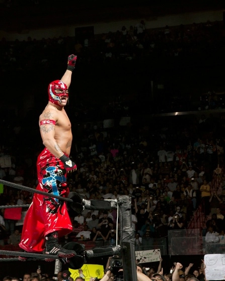 El luchador Rey Misterio en imagen de archivo. Foto tomada de la cuenta de Twitter @reymysterio