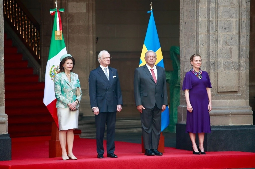Ceremonia de bienvenida de los Reyes de Suecia durante su visita a México. El Rey Carlos XVI Gustavo de Suecia y la Reina Silvia fueron recibidos en Palacio Nacional por la doctora Beatriz Gutiérrez Müller para una primera reunión bilateral con el Presidente Andrés Manuel López Obrador, en la Ciudad de México, el 12 de Marzo de 2024. Foto Luis Castillo
