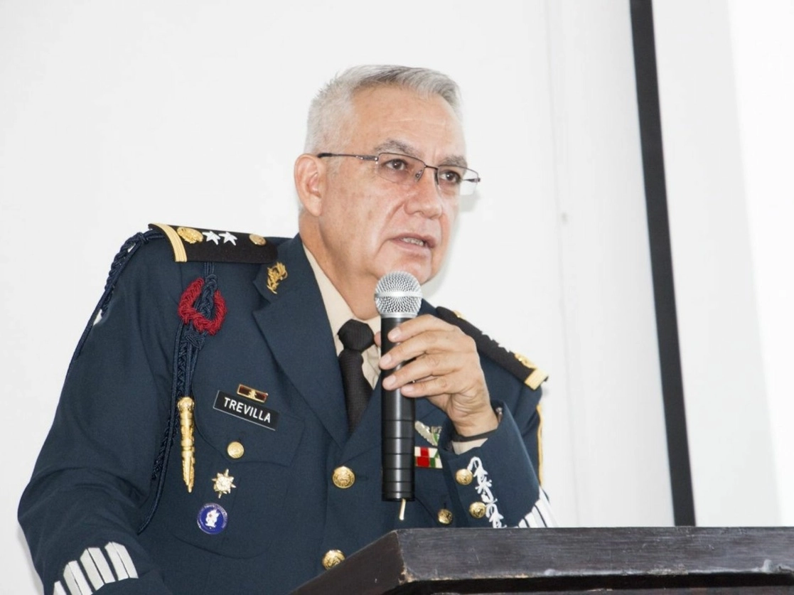 El general Ricardo Trevilla Trejo fue nombrado nuevo Jefe del Estado Mayor de la Secretaría de la Defensa Nacional. En la imagen, durante una conferencia en la Universidad Politécnica de Piedras Negras, en 2017. Foto tomada del Twitter de @UPPiedrasNegras / Archivo