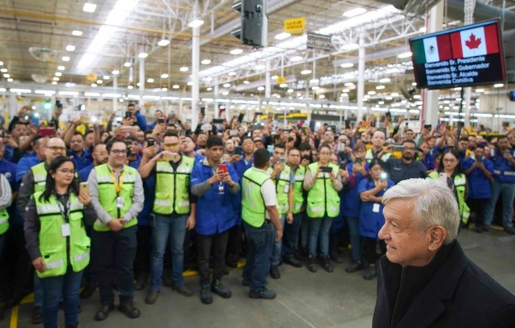 El presidente Andrés Manuel López Obrador en el "Encuentro con la industria maquiladora y manufacturera de exportación", en Ciudad Juárez, Chihuahua. Foto Presidencia 