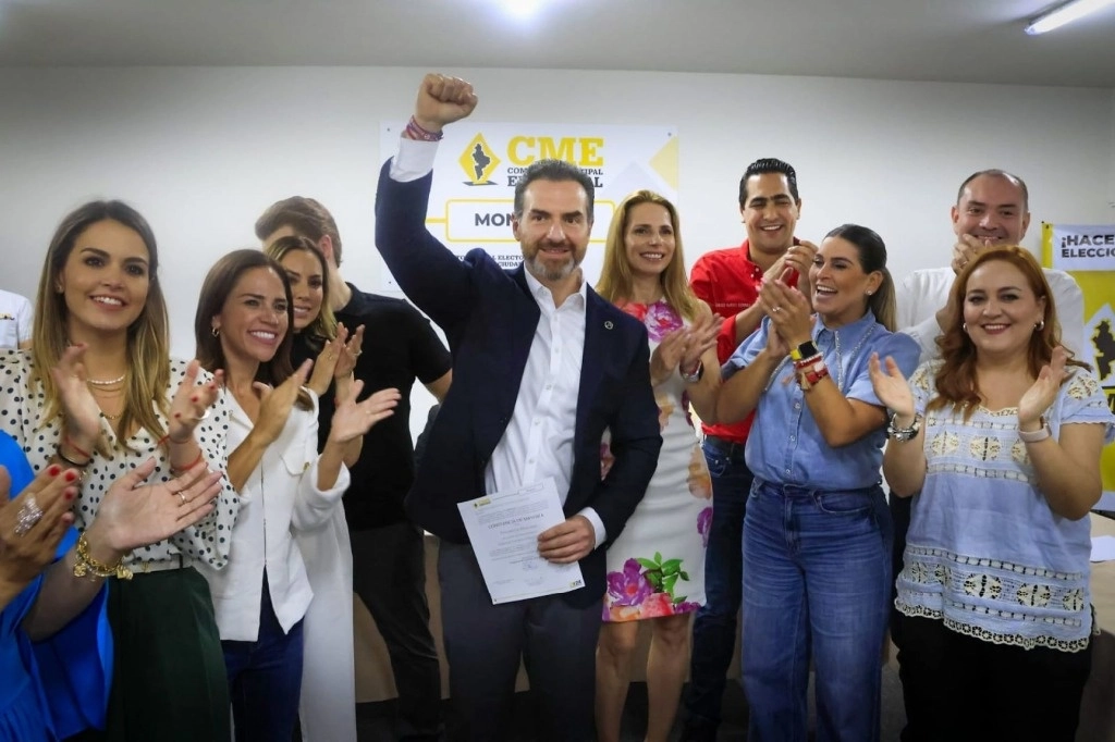 Adrián de la Garza Santos, tomó protesta como alcalde de Monterrey, cargo que encabezará por tercera ocasión. Foto Cuartoscuro