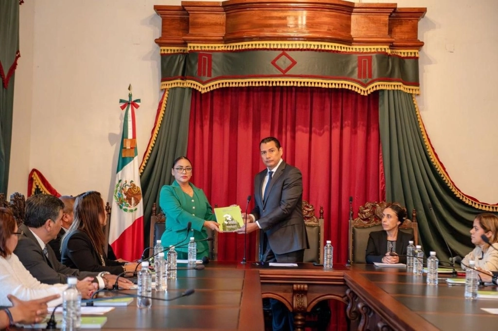 Entrega del informe de gobierno de San Miguel Allende. Foto La Jornada