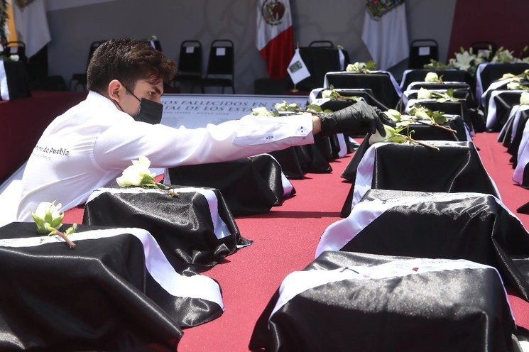 Imagen del homenaje en la casa de gobierno de Puebla. Foto La Jornada de Oriente