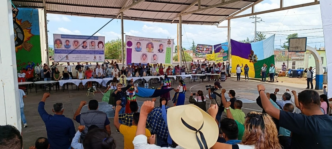 Purépechas de Zacapu, Michoacán, rindieron homenaje a cinco integrantes de la familia Guzmán Cruz a 48 años de su desaparición. Foto CSIM