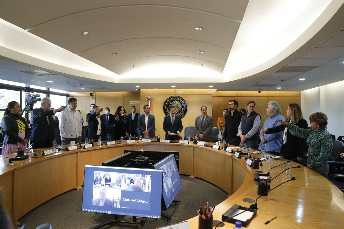 Integrantes de comité de aspirantes al INE rinden protesta durante el encuentro con la Jucopo de San Lázaro. Foto Cámara de Diputados