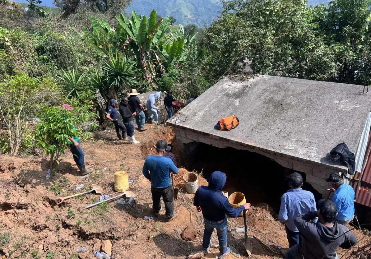 Una de las viviendas construidas en la comunidad de Chapula, municipio de Tianguistengo, en la Sierra de HIdalgo, la cual quedó en ruinas tras el desbordamiento de un río. Foto 