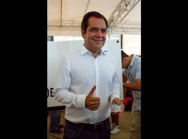 Roberto Albores Gleason renunció a su larga militancia priísta. Foto tomada del sitio https://www.facebook.com/Albores.Gleason / Archivo
