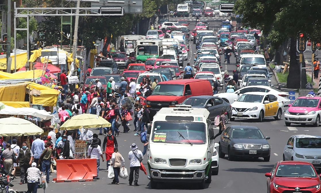 Caos vial en avenida Fray Servando, en la Ciudad de México. Foto María Luisa Severiano / Archivo