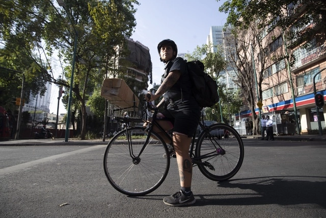 La Semovi convocó a una rodada nocturna de 20 kilómetros con una rodada nocturna. Foto Yazmín Ortega Cortés / Archivo