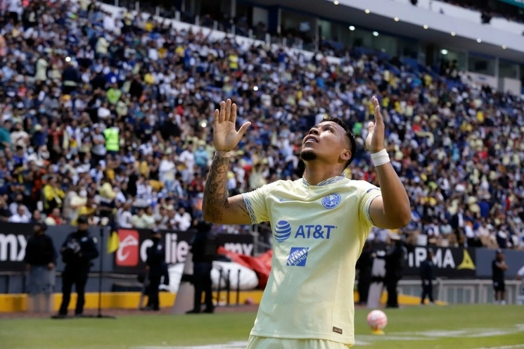 El colombiano, Roger Martínez, anotó 35 goles en 162 partidos con el América. Foto Cuartoscuro / Archivo