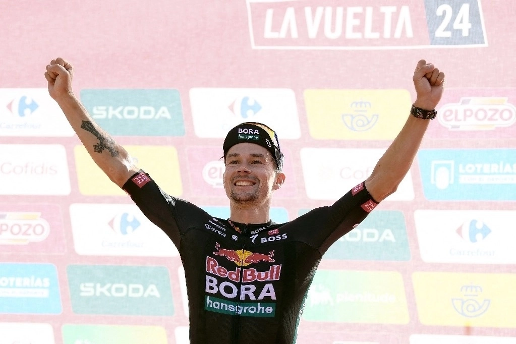Primoz Roglic se impuso en el Alto de Moncalvillo, en la 19ª etapa de la Vuelta a España.Foto Afp.