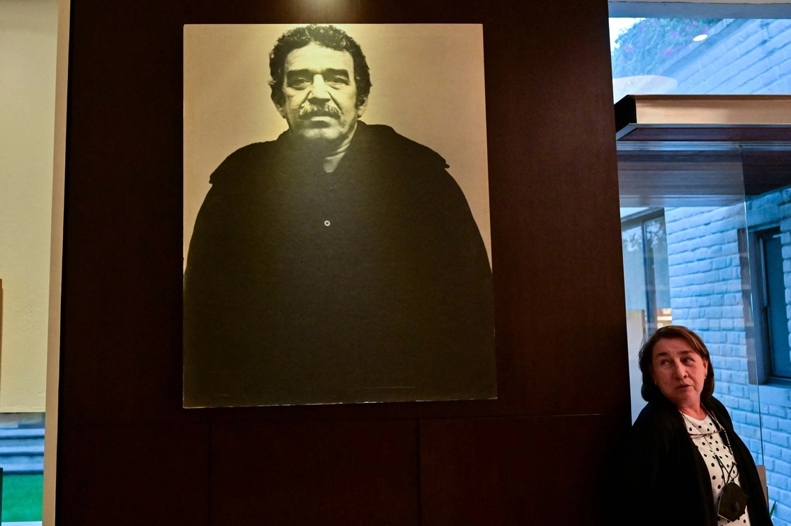 Un retrato del fallecido escritor colombiano y Premio Nobel de Literatura, Gabriel García Márquez, en su estudio en la Ciudad de México, el 18 de octubre de 2021. Foto Afp 