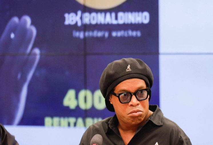 El ex futbolista, Ronaldinho, durante su comparecencia en el congreso de Brasil por el caso de fraude de una empresa que lleva su nombre, el 31 de agosto de 2023. Foto Afp 