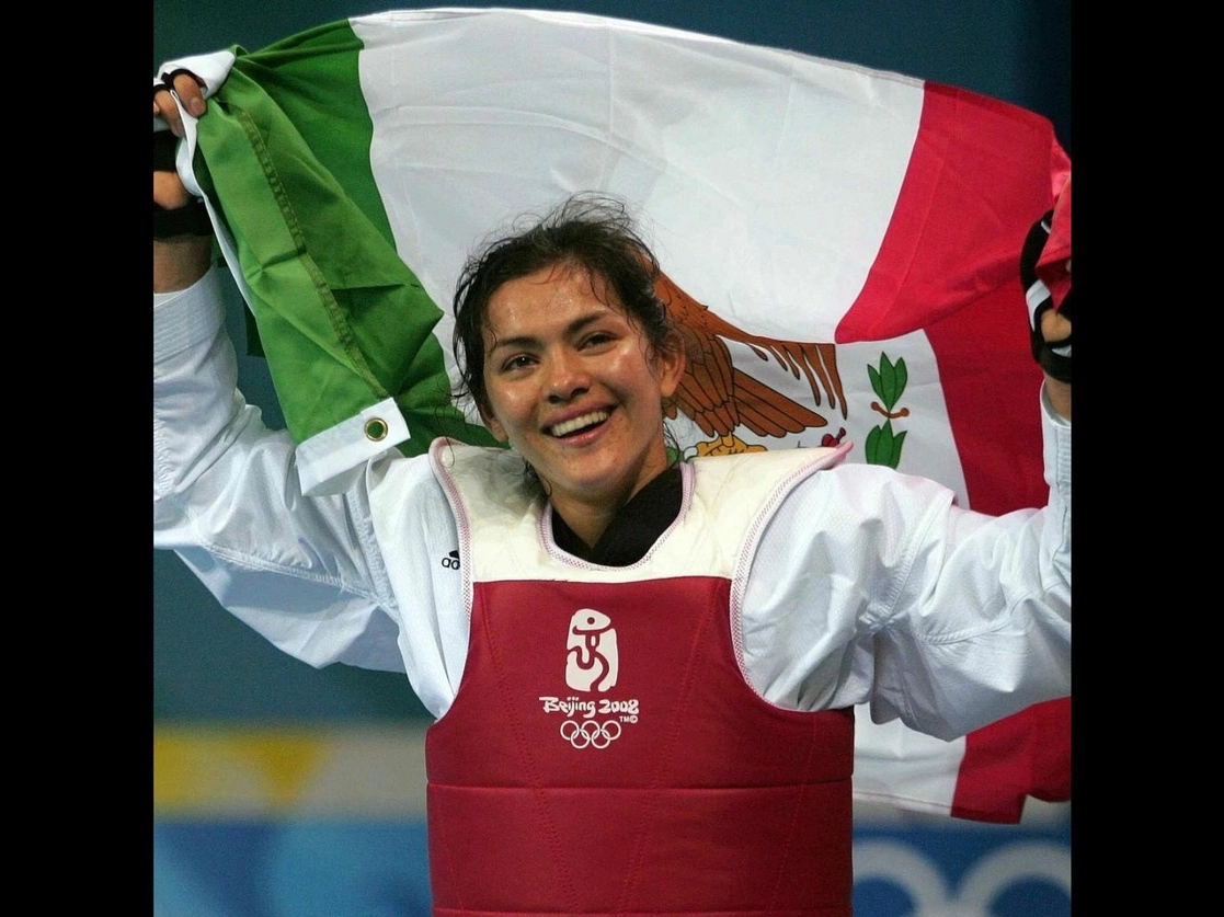 La mejor taekwondoín mexicana dijo que el objetivo inmediato es superar en Santiago las medallas que se ganaron en los Juegos Parapanamericanos de Lima y, por su puesto, llegar con la mejor representación a los Olímpicos de París 2024. Foto tomada de Instagram @mariaespinozatdk / Archivo