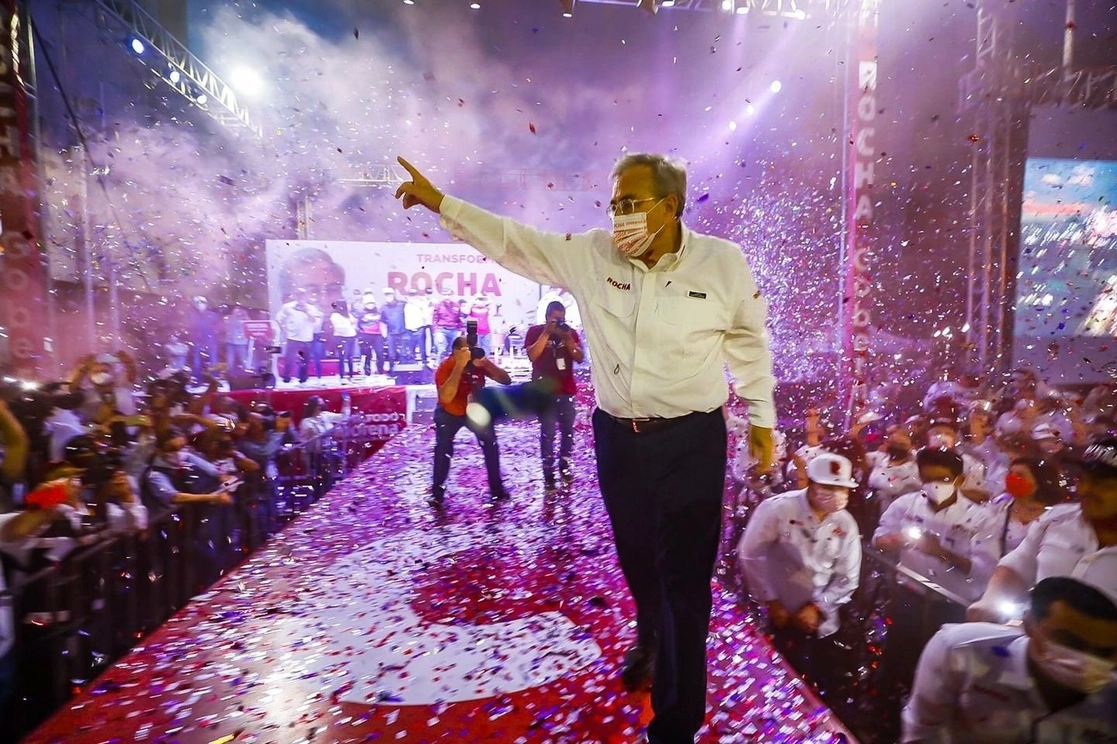 Rubén Rocha Moya durante un acto en su campaña a gobernador. Foto @rochamoya_
