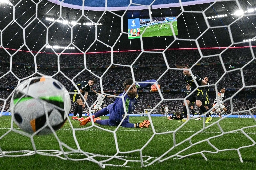 El alemán Jamal Musiala anotó el segundo gol en el partido ante la selección de Escocia, en el juego inaugural de la Eurocopa 2024, en Múnich, el 14 de junio de 2024. Foto Afp