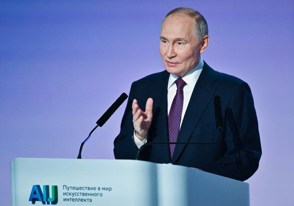 Putin dijo que la nueva Red de Alianza de IA incluiría asociaciones nacionales e instituciones de desarrollo en el campo de la inteligencia artificial de los países BRICS y otros Estados interesados, el 11 de diciembre de 2024. Foto Kristina Kormilitsyna / Sputnik / Pool / Afp