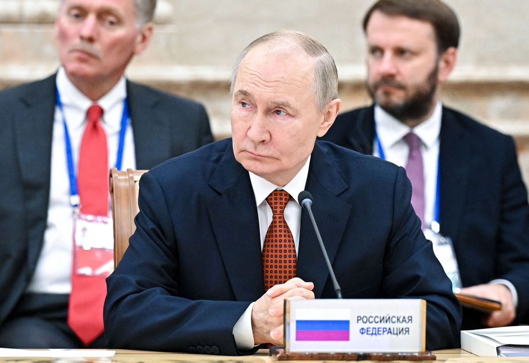 El presidente de Rusia, Vladimir Putin, durante a una reunión del Consejo Económico Supremo Euroasiático en el Palacio de la Independencia en Minsk, Bielorrusia, el 27 de junio de 2025. Foto 