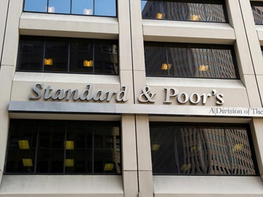 S&P advirtió que se prevé un pronunciado golpe a la economía mexicana con una contracción de alrededor de nueve por ciento del Producto Interno Bruto. Foto Afp / Archivo
