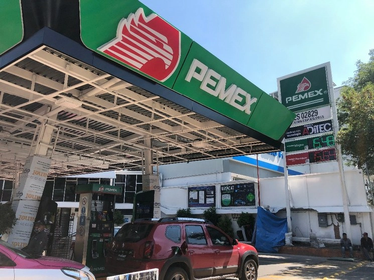 Una gasolinera de Pemex en la CDMX. Foto Alfredo Domínguez/ archivo