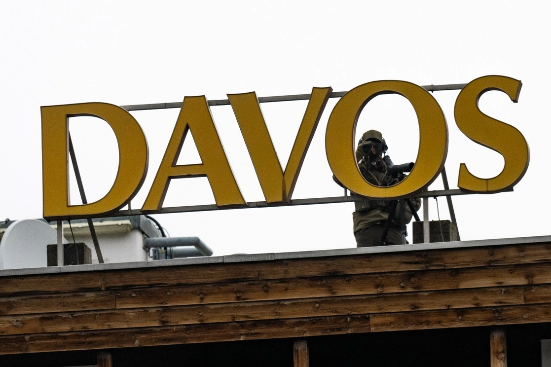 Las amenazas a la economía global encabezaron ayer las preocupaciones de los más acaudalados en la cumbre anual de Davos. Foto Ap