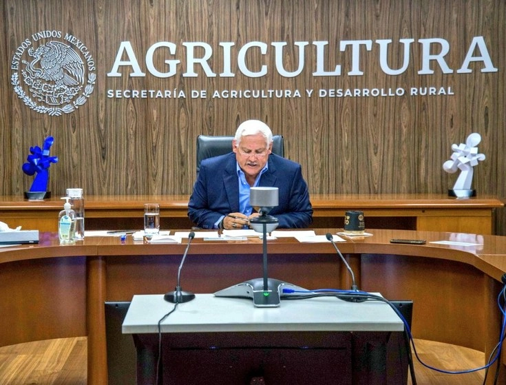 El titular de Sader, Víctor Villalobos Arámbula durante la reunión virtual. Foto tomada de la cuenta de Twitter @vmva1950
