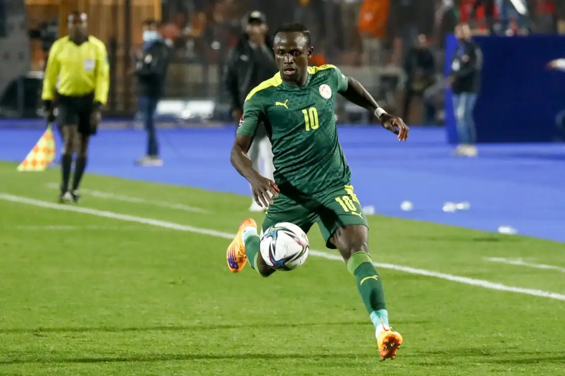 El delantero estrella de Senegal, Sadio Mané, fue declarado de baja para el Mundial de Qatar debido a una lesión en el peroné derecho, anunció la Federación del país africano. Foto Afp / Archivo