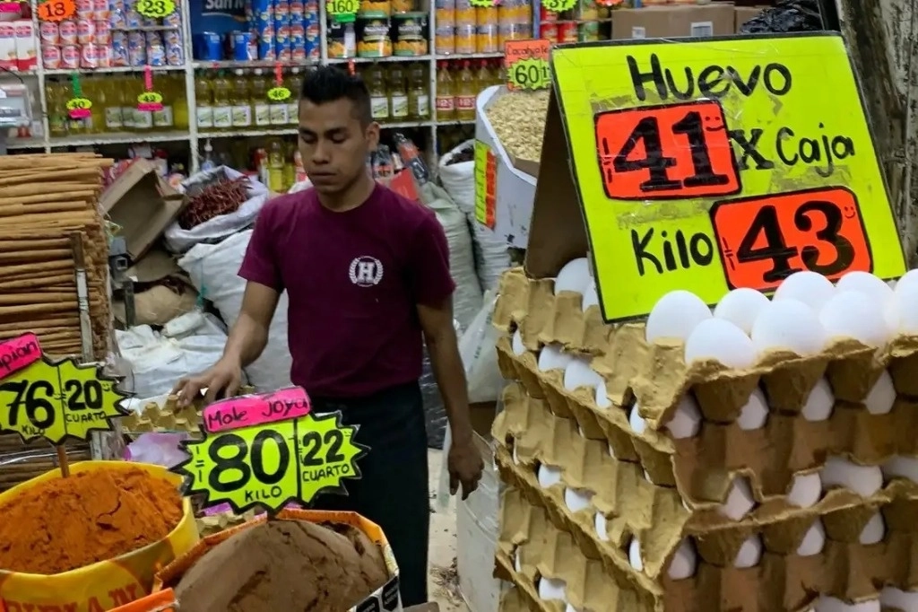 Los salarios mínimos tuvieron una recuperación de su poder adquisitivo de 15.2 por ciento en ambas zonas salariales. Foto María Luisa Severiano / archivo