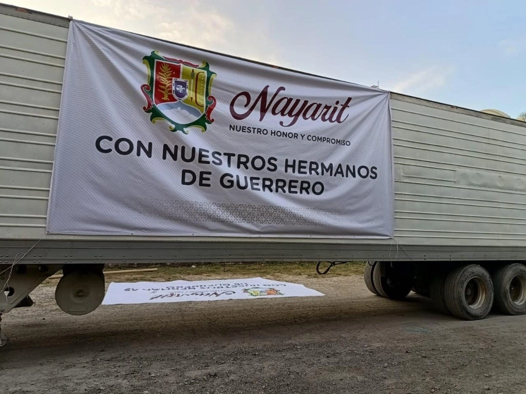 Desde el jueves el gobierno estatal abrió el centro de acopio en  la Plaza Benito Juárez, frente a la casa de gobierno. Foto 'La Jornada'