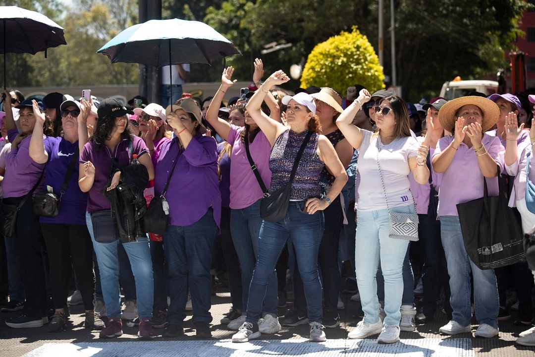 Integrantes del Colectivo Sociedad civil México realizaron una protesta para exigir que el Diputado Cuauhtémoc Blanco sea juzgado sin fuero, en la Glorieta de las Mujeres. Foto