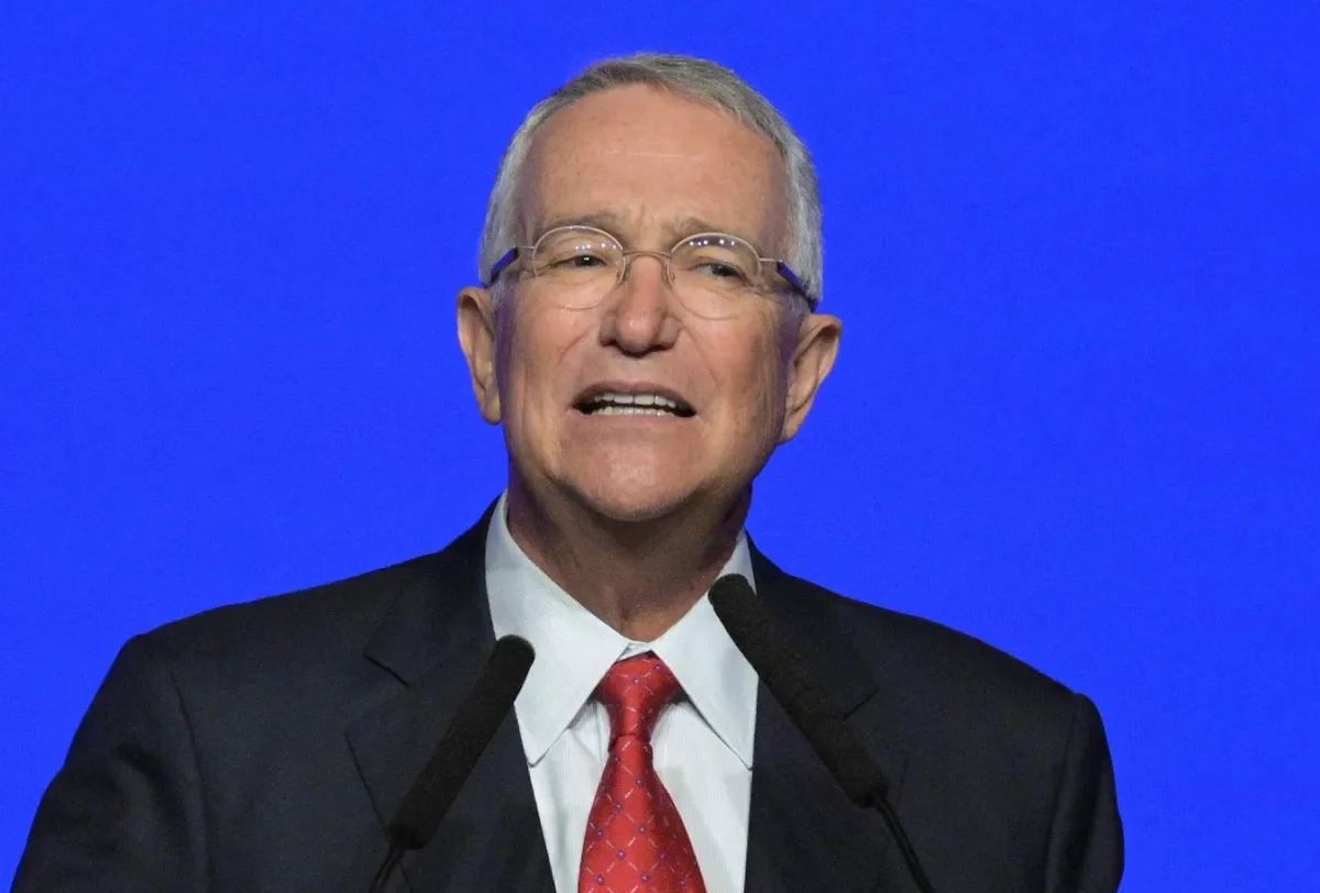 En caso de no desistir, el empresario se expone a sanciones económicas e incluso la prisión. 