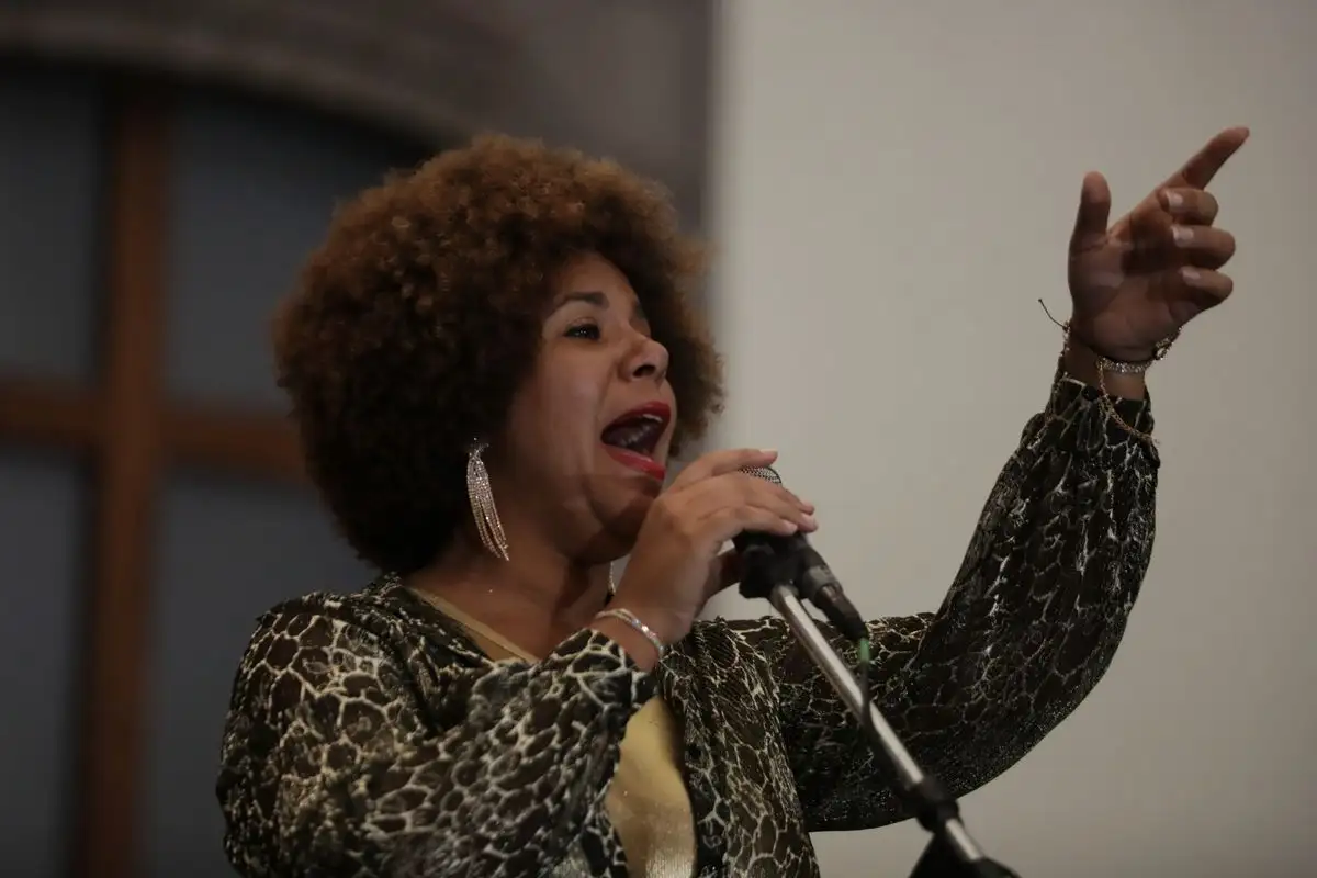 Vino después Son 14, agrupación formada en 1978 por el pianista y compositor Adalberto Álvarez y su compañero Eduardo El Tiburón Morales, interpretaron temas como Son para un sonero o Mala mujer. Foto