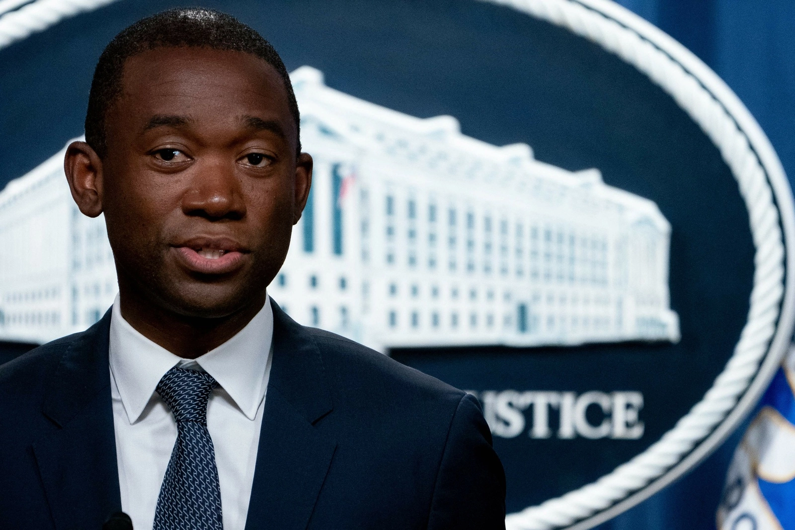 EU sancionó a una red china por suministrar sustancias a narcotraficantes, como los ‘cárteles’ mexicanos, para fabricar fentanilo y otras drogas, informó el subsecretario del Departamento del Tesoro, Wally Adeyemo, el 3 de octubre de 2023. Foto Ap 