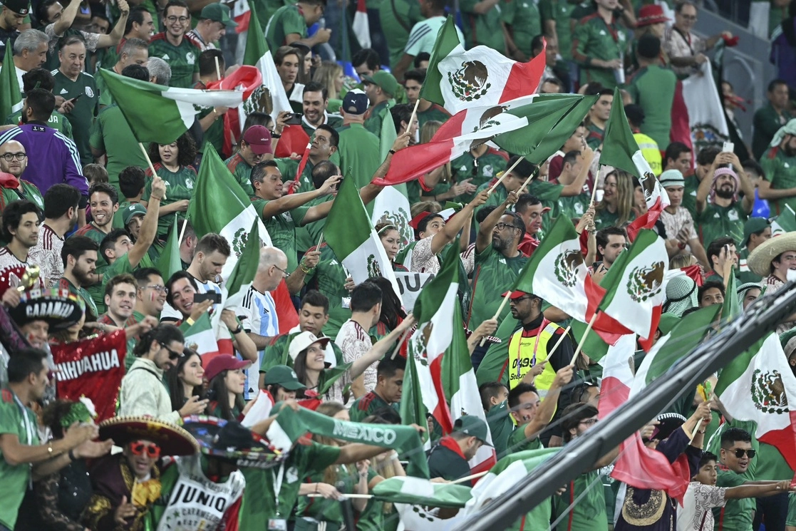 La afición tricolor lanzó cánticos homofóbicos en los partidos ante Polonia y Arabia Saudita. Foto @miselecciónmx